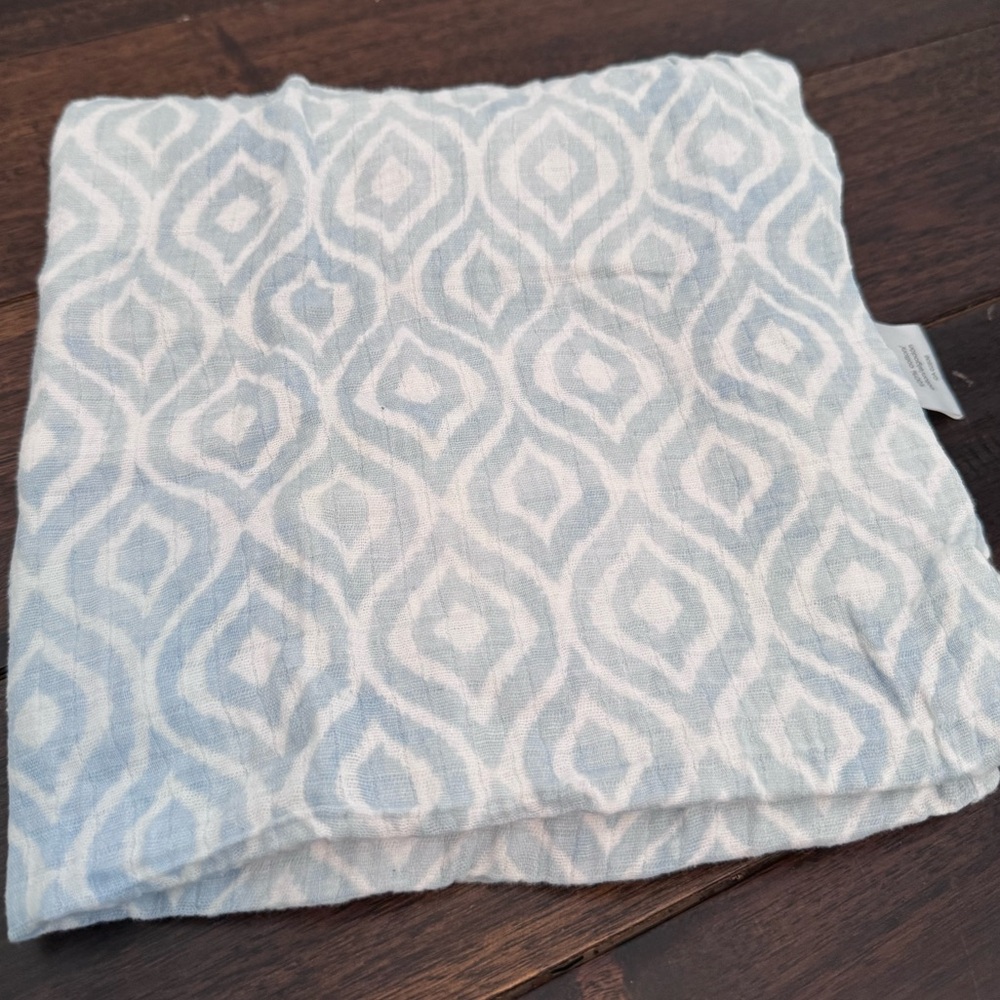 🔥Bundle 2 for $10 | Necessities Muslin Swaddle Blanket, Line Pattern
